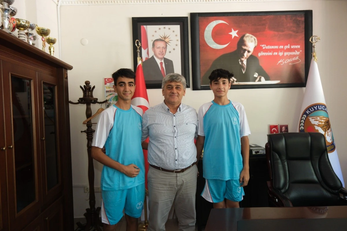 Milli takım kampına davet edilen sporculardan Başkan Çömden'e ziyaret