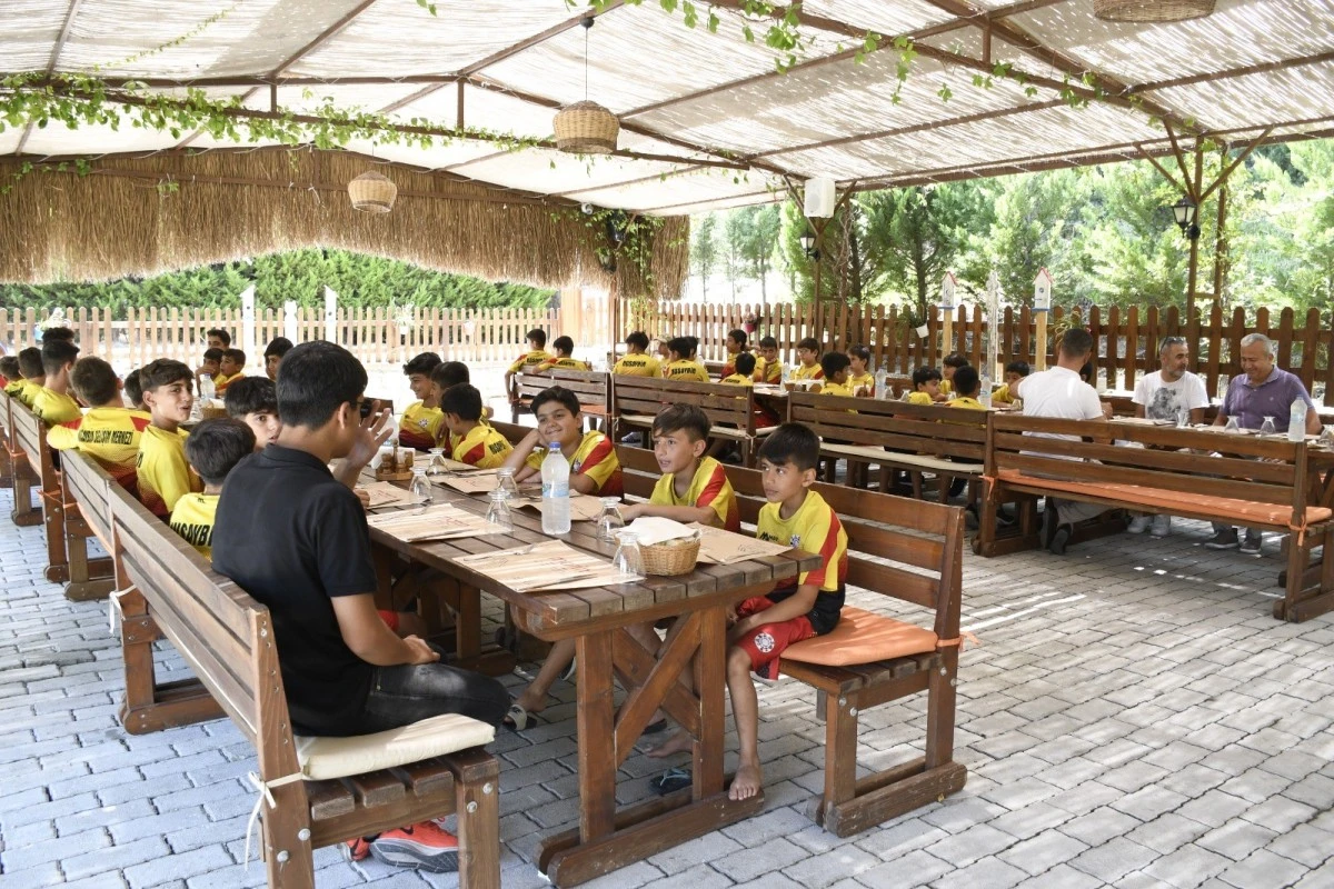 Kuşadası Belediyesi Nusaybinli çocuklara unutulmaz bir gün yaşattı