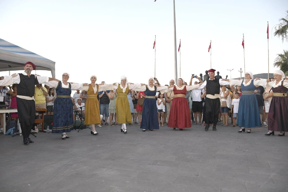 TÜRKİYE KUŞADASI SOKAK FESTİVALİ’NDE BULUŞTU