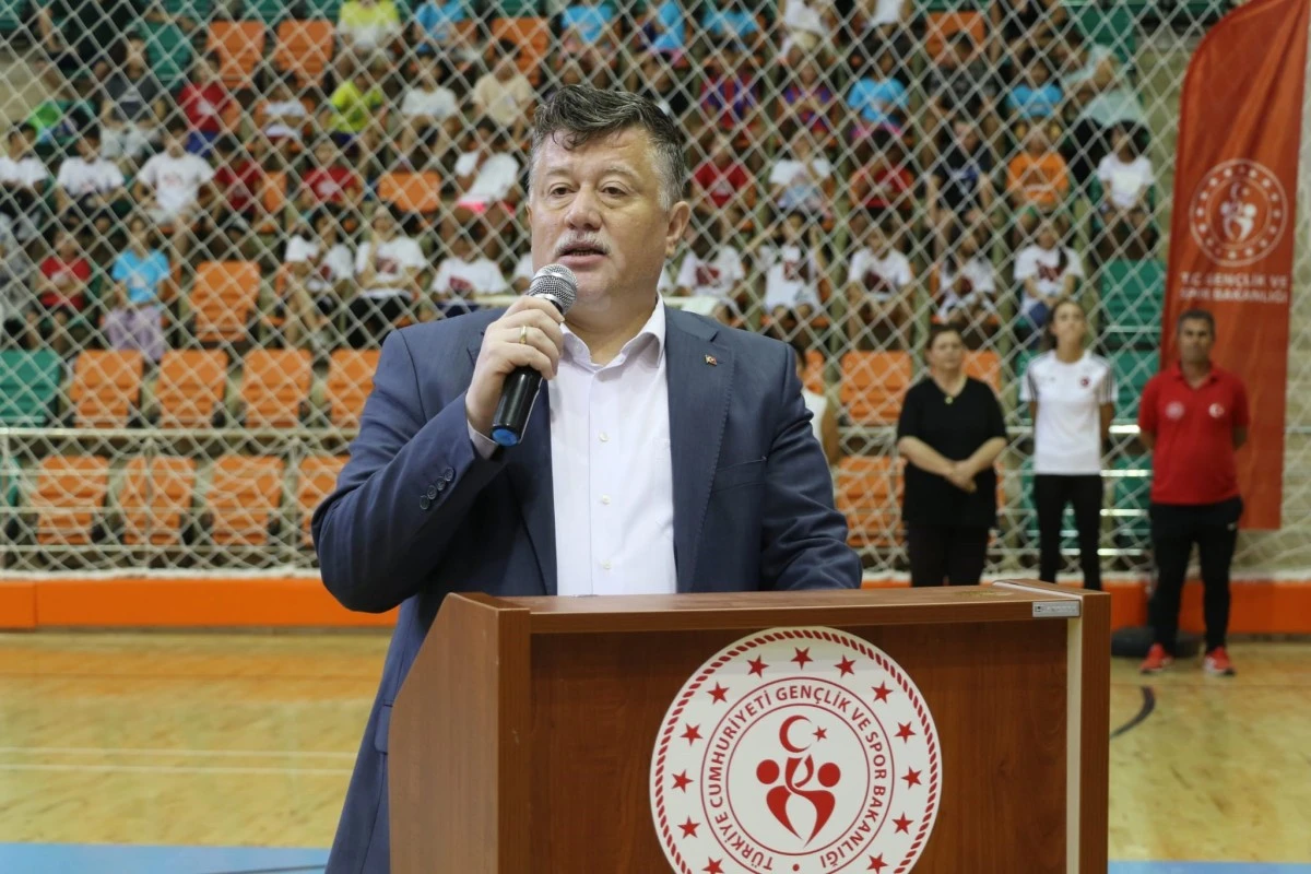 Aydın'da badmintonun yıldızları parlıyor