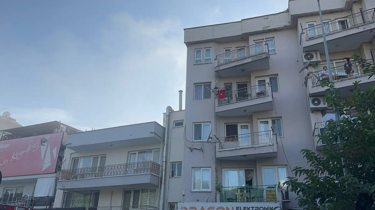 Evini ateşe verdi, komşuları itfaiye kurtardı
