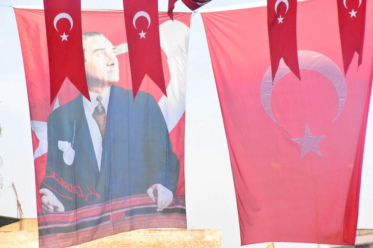 İncirliova’da, Atatürk fotoğraflarla anıldı