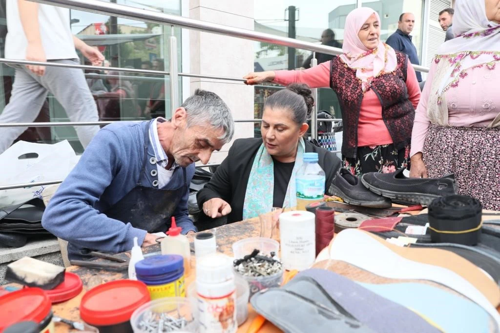 Köşklü vatandaşlar ve esnaf Çerçioğlu’na yoğun ilgi gösterdi