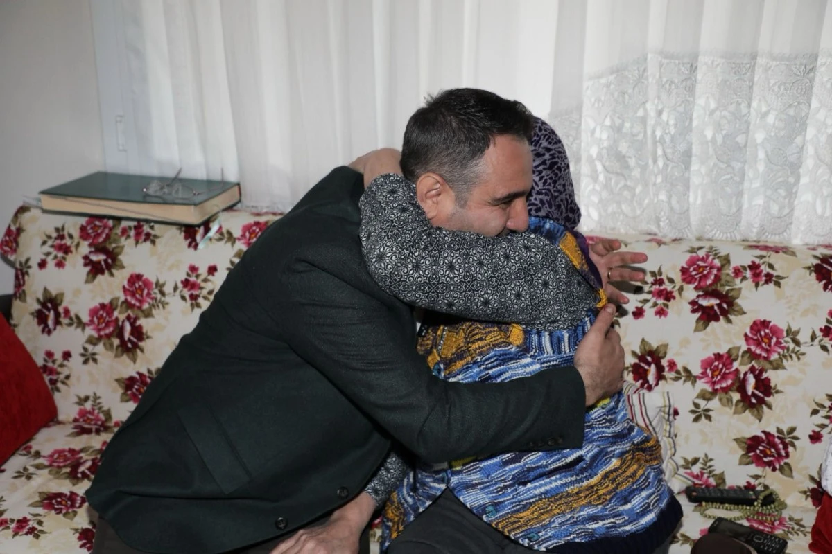 CHP'li Akkentli ev ziyaretlerinden memnun ayrılıyor