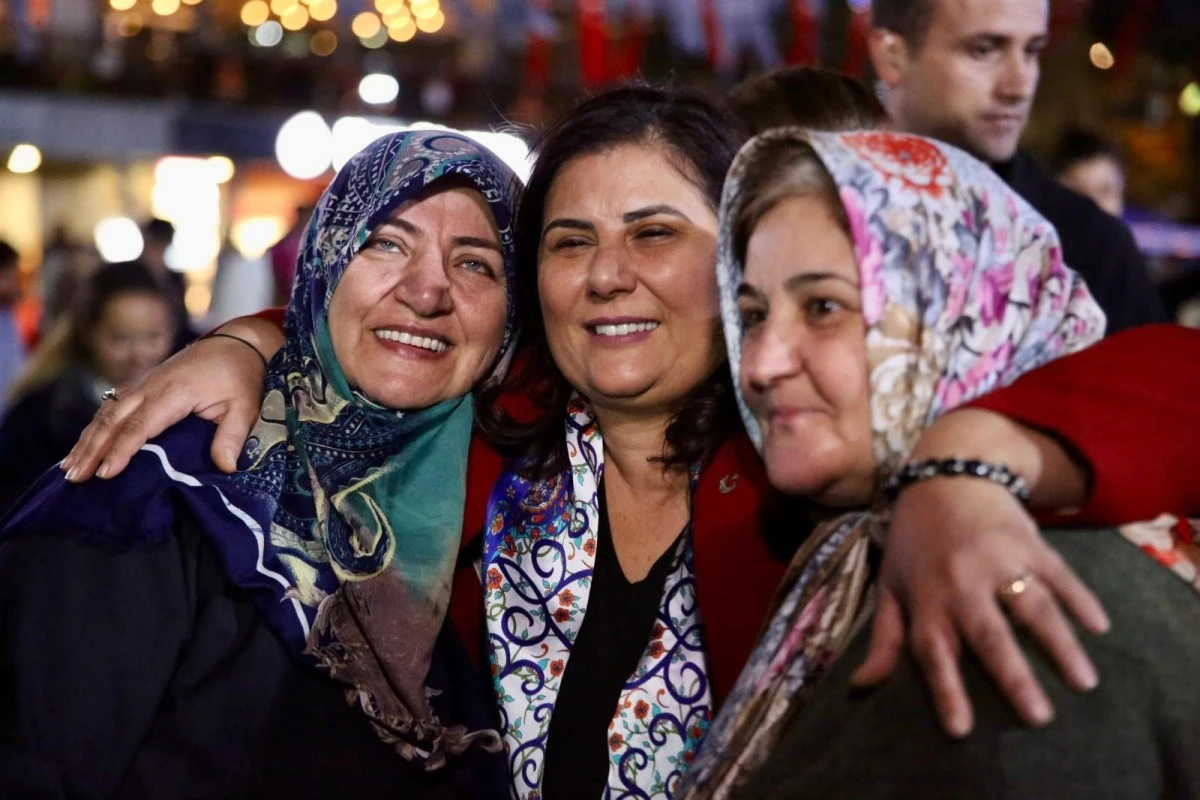 Büyükşehir'in iftar sofraları Aydınlıları buluşturuyor