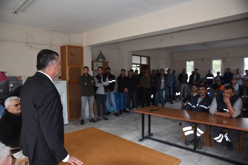 İYİ Partili Ertürk: Esnaf dişini sıkmış 14 Mayıs'ı bekliyor