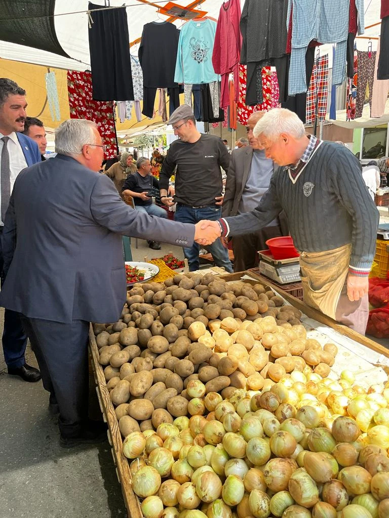 Pazarcı esnafı, Yenipazarlı’ya dert yandı