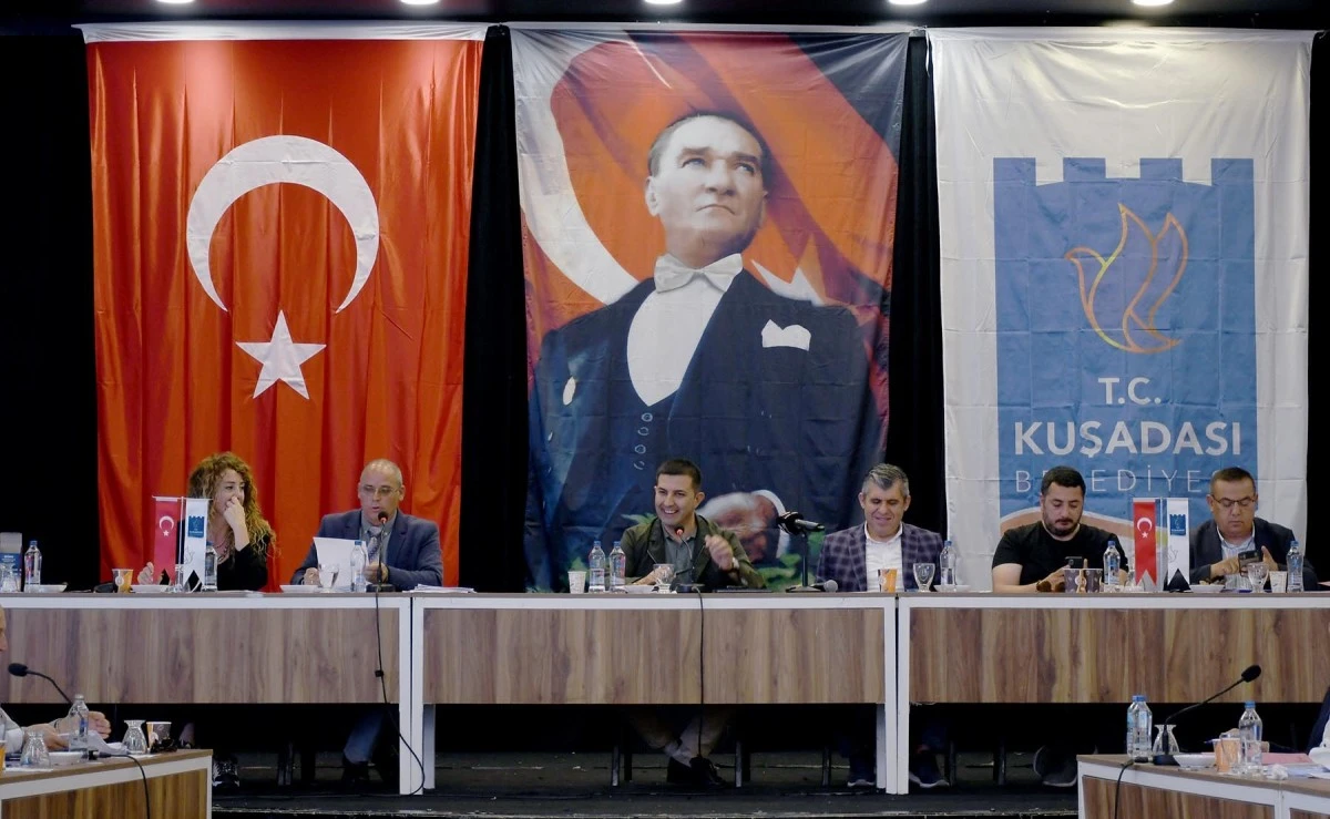 Kuşadası Belediyesi, inşaat ruhsatlarını yeniden vermeye başladı