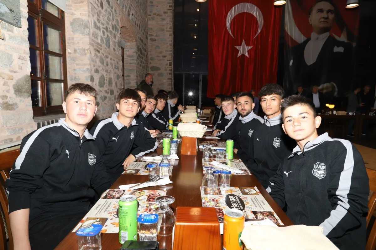 Nazilli Belediyespor U17 Futbol Takımı akşam yemeğinde buluştu