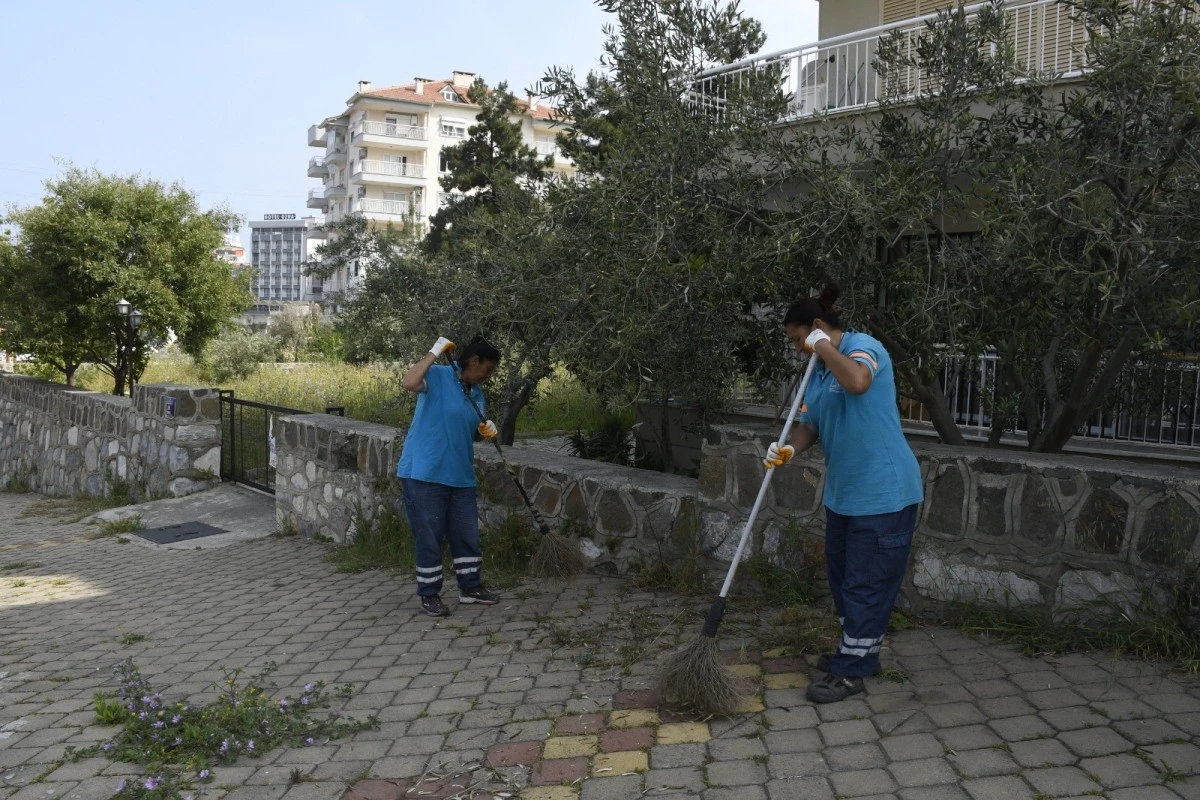 Kuşadası Belediyesi'nden 7/24 turizm sezonu mesaisi