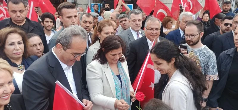 CHP Aydın, Söke'de kutlama havasında yürüdü