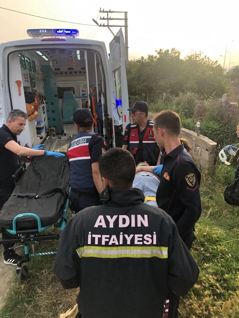 Aydın'da otomobil şarampole uçtu: 2 yaralı