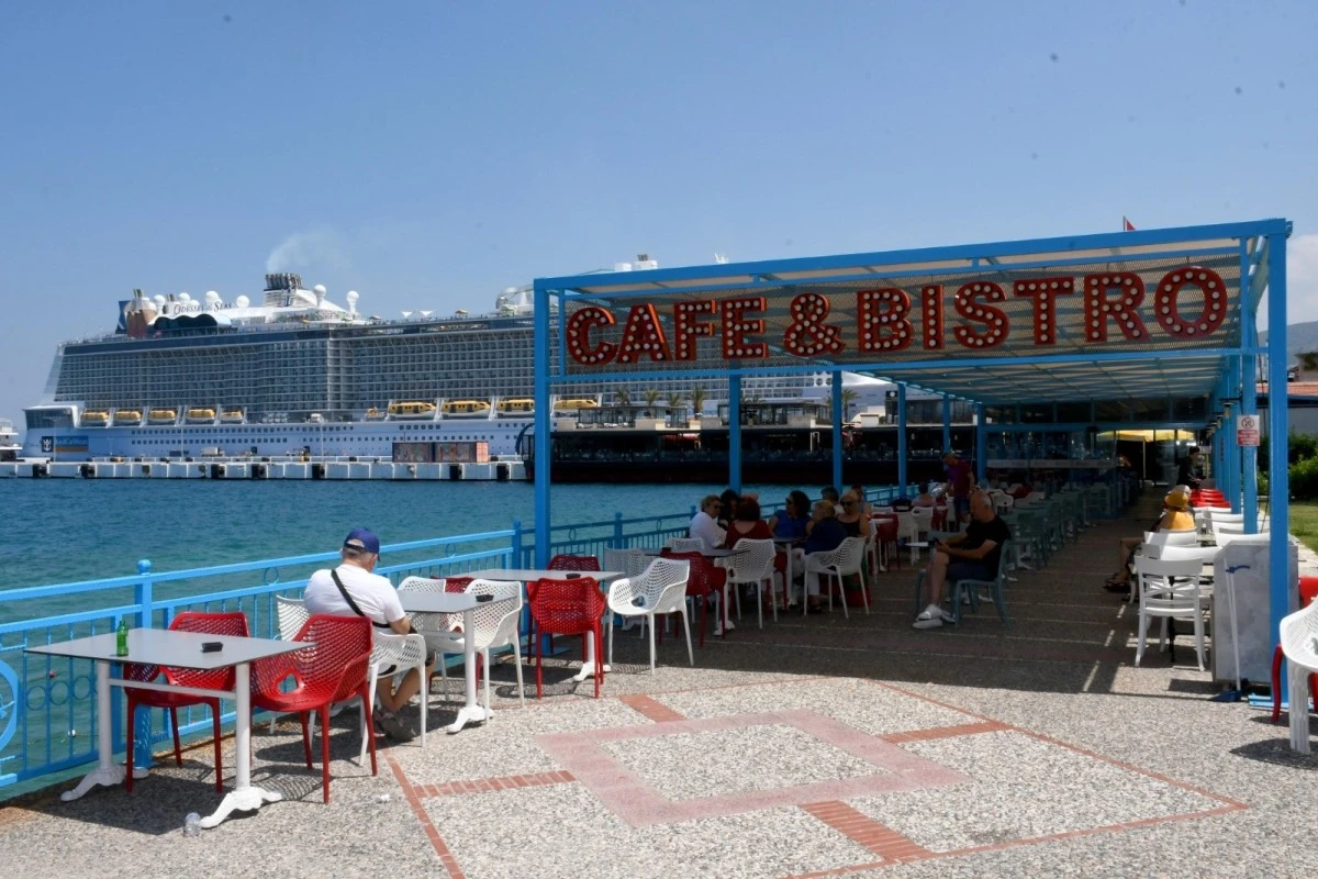 Kuşadası’nda Arya Tesisleri vatandaşların vazgeçilmezi