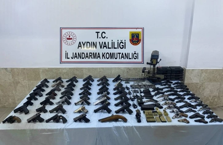Aydın'da KOM ekiplerinden kaçak silah operasyonu