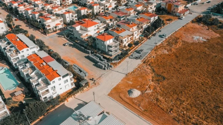Didim’de yol çalışmaları devam ediyor
