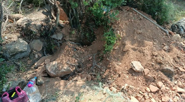 Kaçak kazı yaparken suçüstü yakalandılar