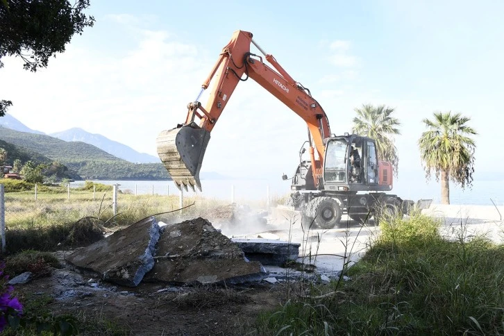 Kuşadası Belediyesi kaçak yapılaşmayla mücadeleden taviz vermiyor