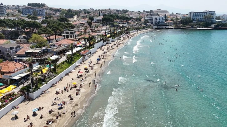 KUŞADASI BELEDİYESİ’NDEN PLAJLARDA BEŞ YILDIZLI TATİL KONFORU