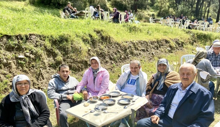 Kuyucak'ta 'Karapınar Dede Hayrı' geniş katılımla gerçekleştirildi