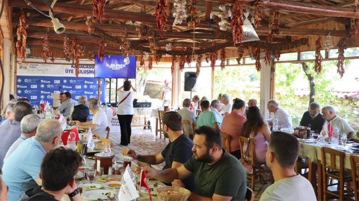 Nazilli Ticaret Odası yönetimi Karacasulu üyeleri ile bir araya geldi