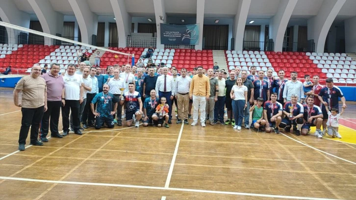 Voleybol Turnuvası’nda Aydın emniyeti şampiyon oldu