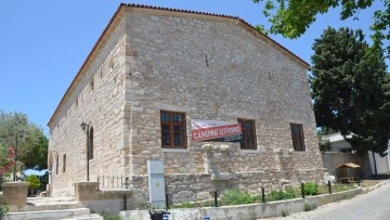Cami kapalı, mescit güvenli değil, cemaat tepkili