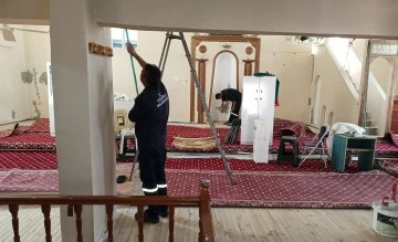 Koçarlı’da mezarlık ve camiler bayrama hazırlanıyor