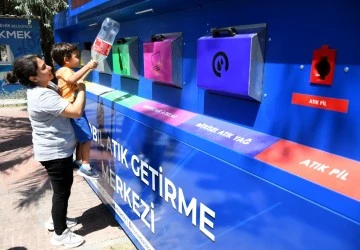 Kuşadalılar Mobil Atık Getirme Merkezi'ni çok sevdi