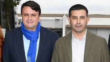 KUŞADASI BELEDİYE MECLİSİ’NDE BAYRAK DEĞİŞİMİ