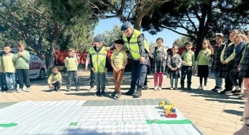 Kuşadası’nda ilkokul öğrencileri “trafik dedektifi” oldu