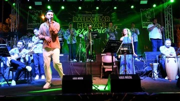 Kuşadası’nda Yeşilçam şarkıları yankılandı